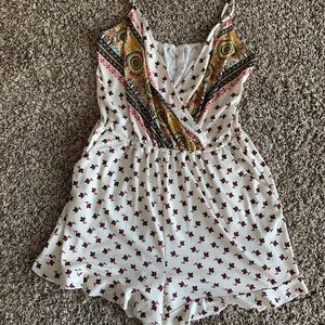 Floral romper with pockets